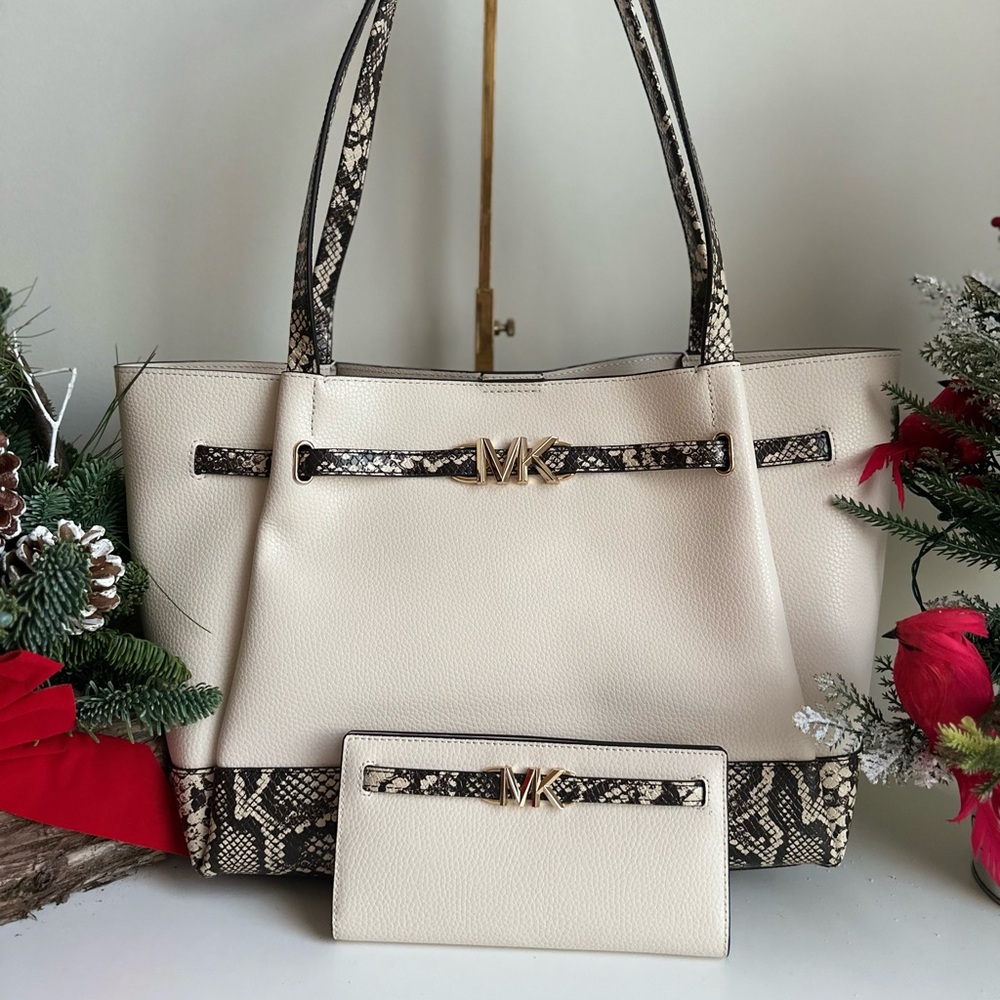 NWT Michael Kors Reed Large Belted Leather Tote with Wallet Natural Cream